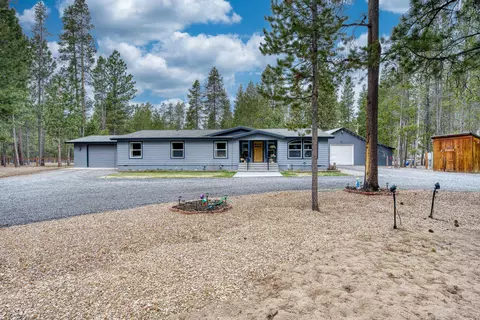 53315 Holiday Dr, La Pine, OR 97739