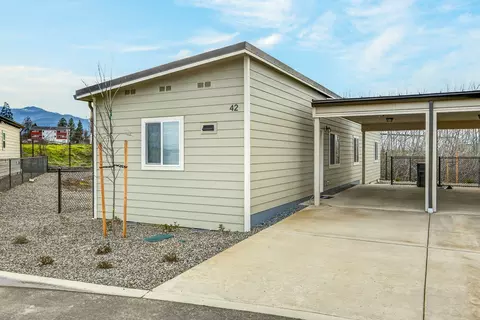 4069 S Pacific Hwy #42, Medford, OR 97501
