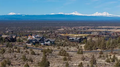 sw hat rock loop #HOME 609, Powell Butte, OR 97753