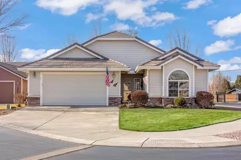 1959 NW 18th St, Redmond, OR 97756