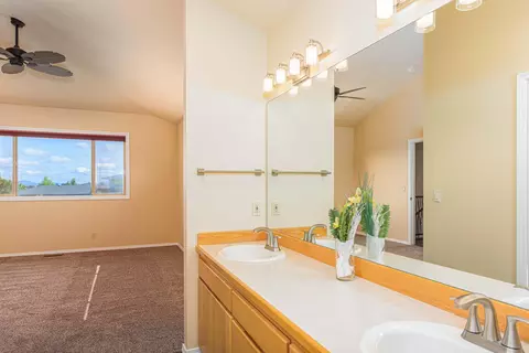 Bath - 21445 Bradetich Loop, Bend, OR 97701 photo 1 of 2