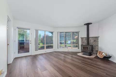 Living - 21445 Bradetich Loop, Bend, OR 97701 photo 5 of 6