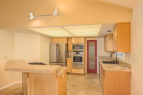 Kitchen - 21445 Bradetich Loop, Bend, OR 97701 photo 1 of 1