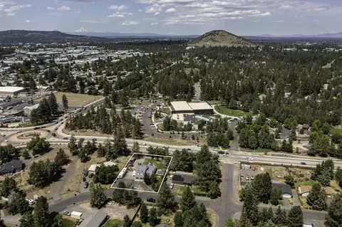 View/Area - 61585 E Lake Dr, Bend, OR 97702 photo 3 of 5
