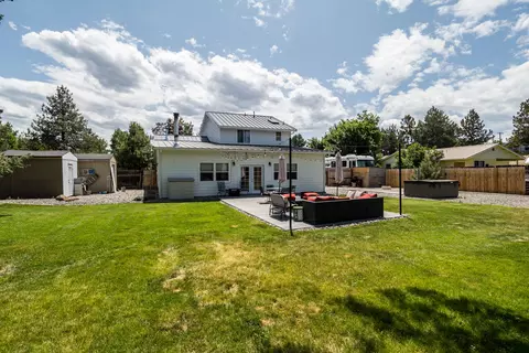 Exterior - 61585 E Lake Dr, Bend, OR 97702 photo 9 of 16