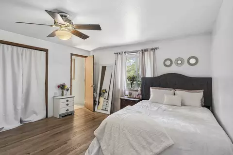 Bedroom - 61585 E Lake Dr, Bend, OR 97702 photo 6 of 6