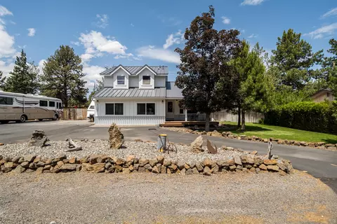 Exterior - 61585 E Lake Dr, Bend, OR 97702 photo 2 of 16