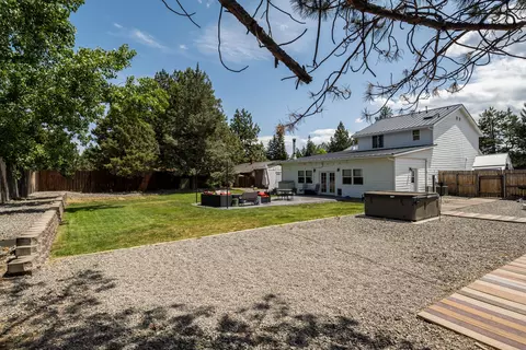 Exterior - 61585 E Lake Dr, Bend, OR 97702 photo 10 of 16