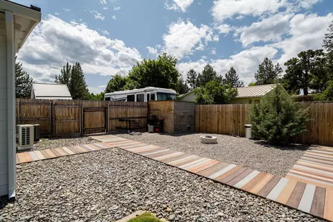 Exterior - 61585 E Lake Dr, Bend, OR 97702 photo 13 of 16