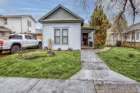 903 W 11th St, Medford, OR 97501