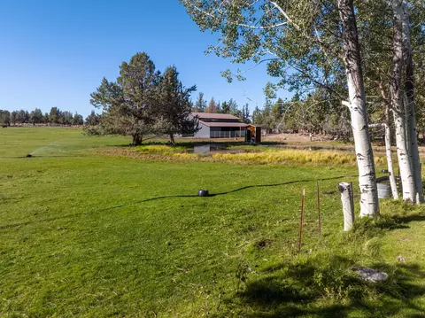 Exterior - 61212 Obernolte Rd, Bend, OR 97701 photo 14 of 17