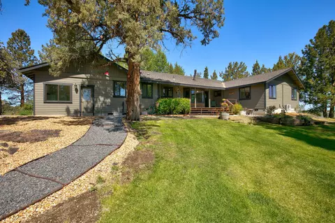 Exterior - 61212 Obernolte Rd, Bend, OR 97701 photo 2 of 17