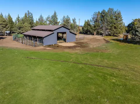 Exterior - 61212 Obernolte Rd, Bend, OR 97701 photo 15 of 17