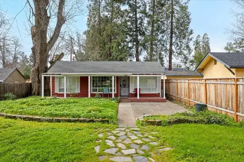122 Willamette Ave, Medford, OR 97504