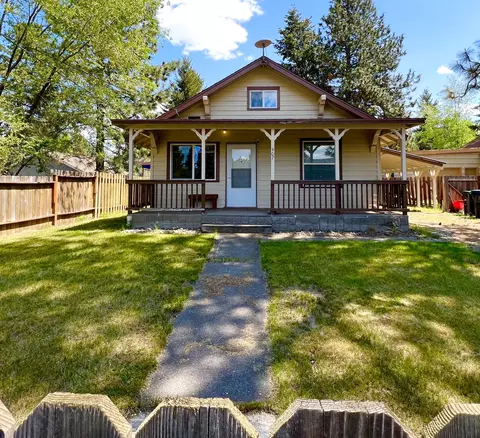 407 SE Yew Ln, Bend, OR 97702
