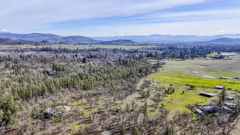506 Greenleaf Dr, Eagle Point, OR 97524 photo 7