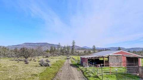 506 Greenleaf Dr, Eagle Point, OR 97524 photo 23