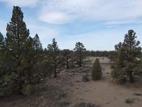 63334 Conquest Rd, Bend, OR 97701 photo 3