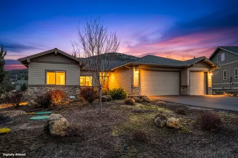 10103 Juniper Glen Cir, Redmond, OR 97756