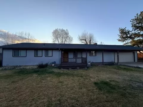 2145 NW 10th St, Redmond, OR 97756