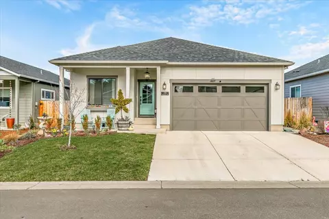 248 Christopher Way, Talent, OR 97540