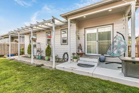 Exterior - 248 Christopher Way, Talent, OR 97540 photo 6 of 8