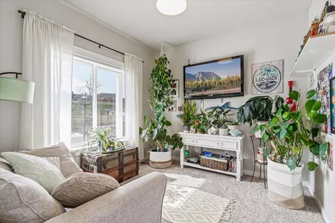 Living - 248 Christopher Way, Talent, OR 97540 photo 3 of 3