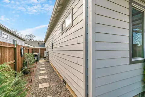 Exterior - 248 Christopher Way, Talent, OR 97540 photo 3 of 8