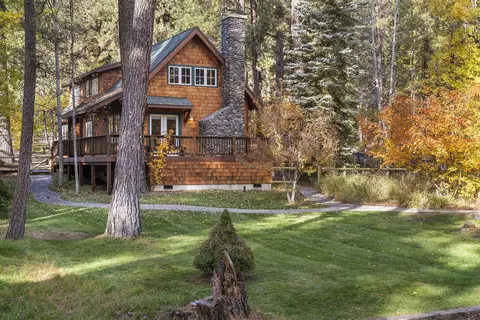 25601 SW Suttle-sherman Rd, Camp Sherman, OR 97730