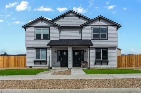 3382 NW 7th St, Redmond, OR 97756