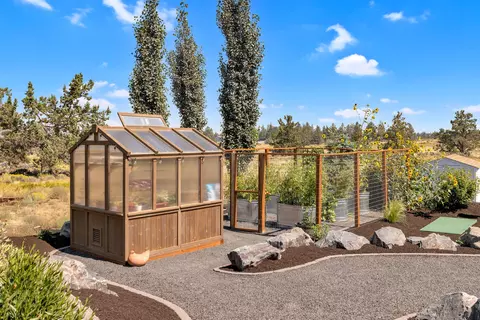 Exterior - 21483 Bunchgrass Ct, Bend, OR 97701 photo 12 of 25