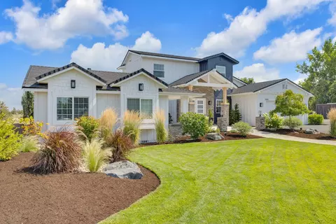 Exterior - 21483 Bunchgrass Ct, Bend, OR 97701 photo 4 of 25