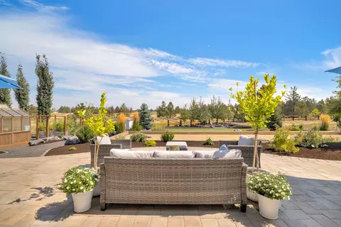 Exterior - 21483 Bunchgrass Ct, Bend, OR 97701 photo 9 of 25