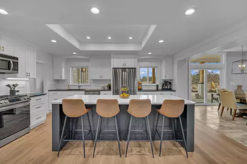 Kitchen - 21483 Bunchgrass Ct, Bend, OR 97701 photo 2 of 4