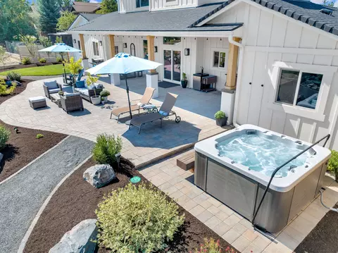 Exterior - 21483 Bunchgrass Ct, Bend, OR 97701 photo 10 of 25