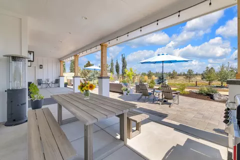 Exterior - 21483 Bunchgrass Ct, Bend, OR 97701 photo 5 of 25