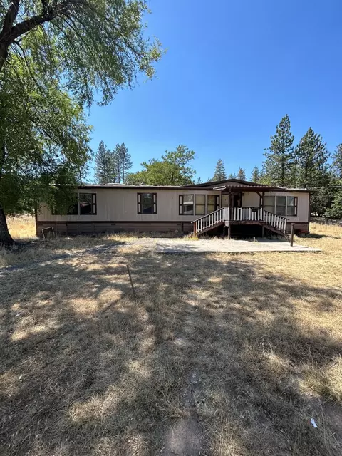 5845 Rhodes Ln, Eagle Point, OR 97524 photo 2