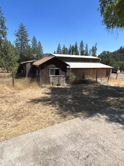 5845 Rhodes Ln, Eagle Point, OR 97524 photo 9