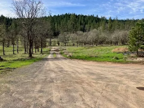 5845 Rhodes Ln, Eagle Point, OR 97524 photo 14