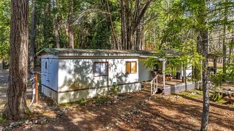 9439 Holland Loop Rd, Cave Junction, OR 97523