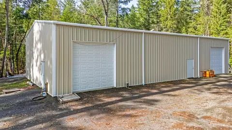 9439 Holland Loop Rd, Cave Junction, OR 97523 photo 13