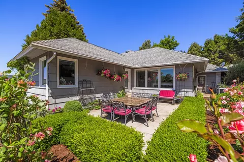 525 Mesa Dr, Klamath Falls, OR 97601