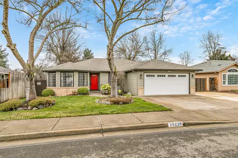 1813 Cascadia Cir, Medford, OR 97504