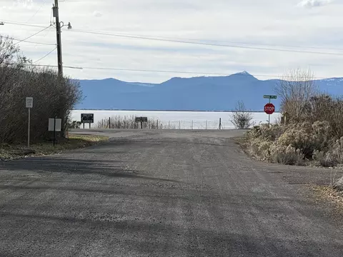 3592 E Lake Ave, Chiloquin, OR 97624 photo 3