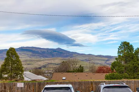 381 Glenn St, Ashland, OR 97520