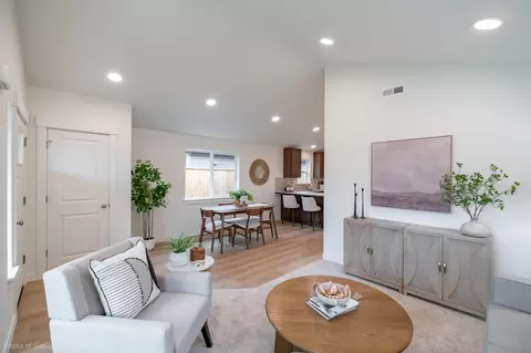 2829 NW Sterling Dr, Redmond, OR 97756