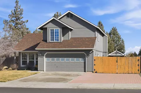 1152 NE Locksley Dr, Bend, OR 97701