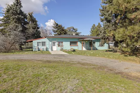 2888 Greensprings Dr, Klamath Falls, OR 97601