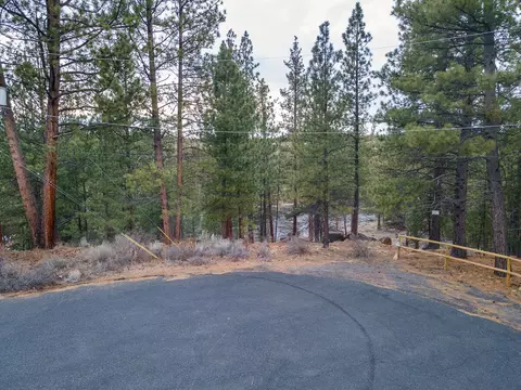 60793 River Bend Dr, Bend, OR 97702 photo 2