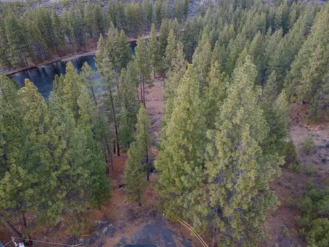 60793 River Bend Dr, Bend, OR 97702